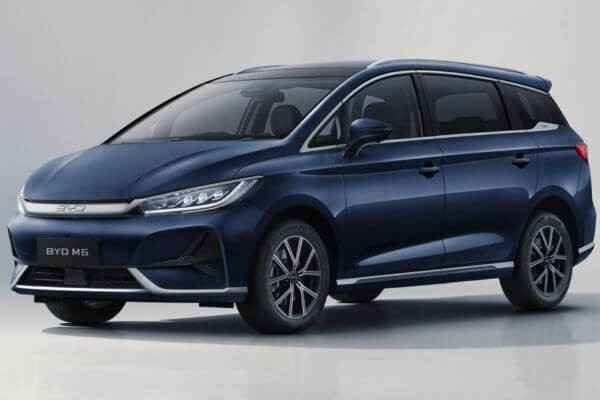BYD M6