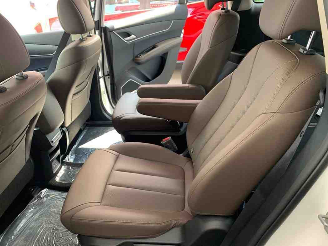 byd m6 captain seat