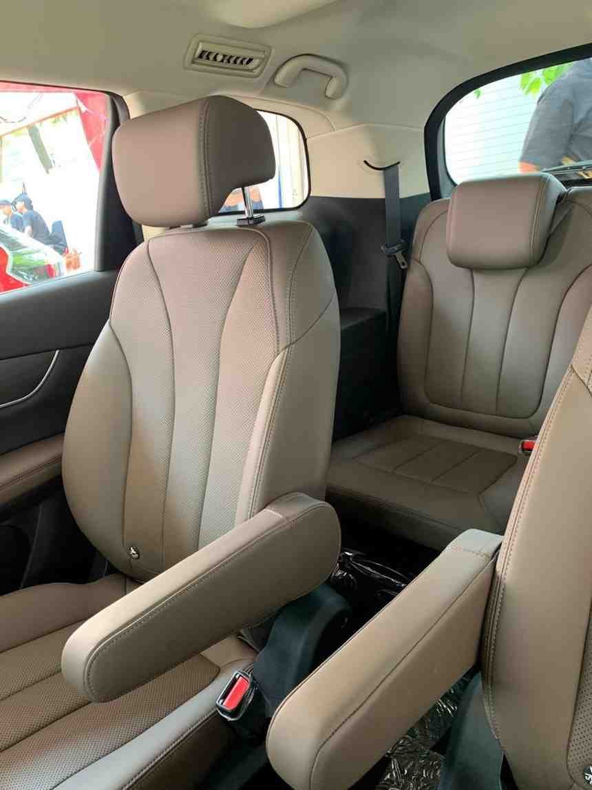 byd m6 captain seat