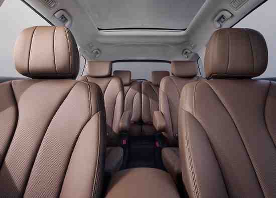 BYD M6