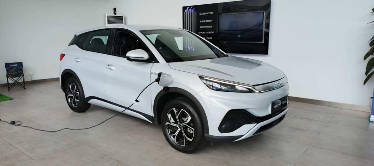 atto 3 facelift putih