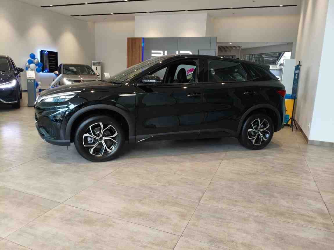 atto 3 facelift hitam